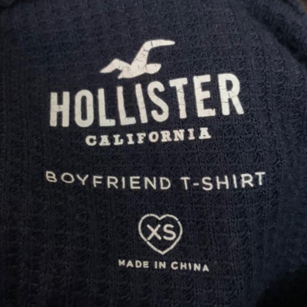 Hollister Boyfriend Tee - Picture 3 of 3